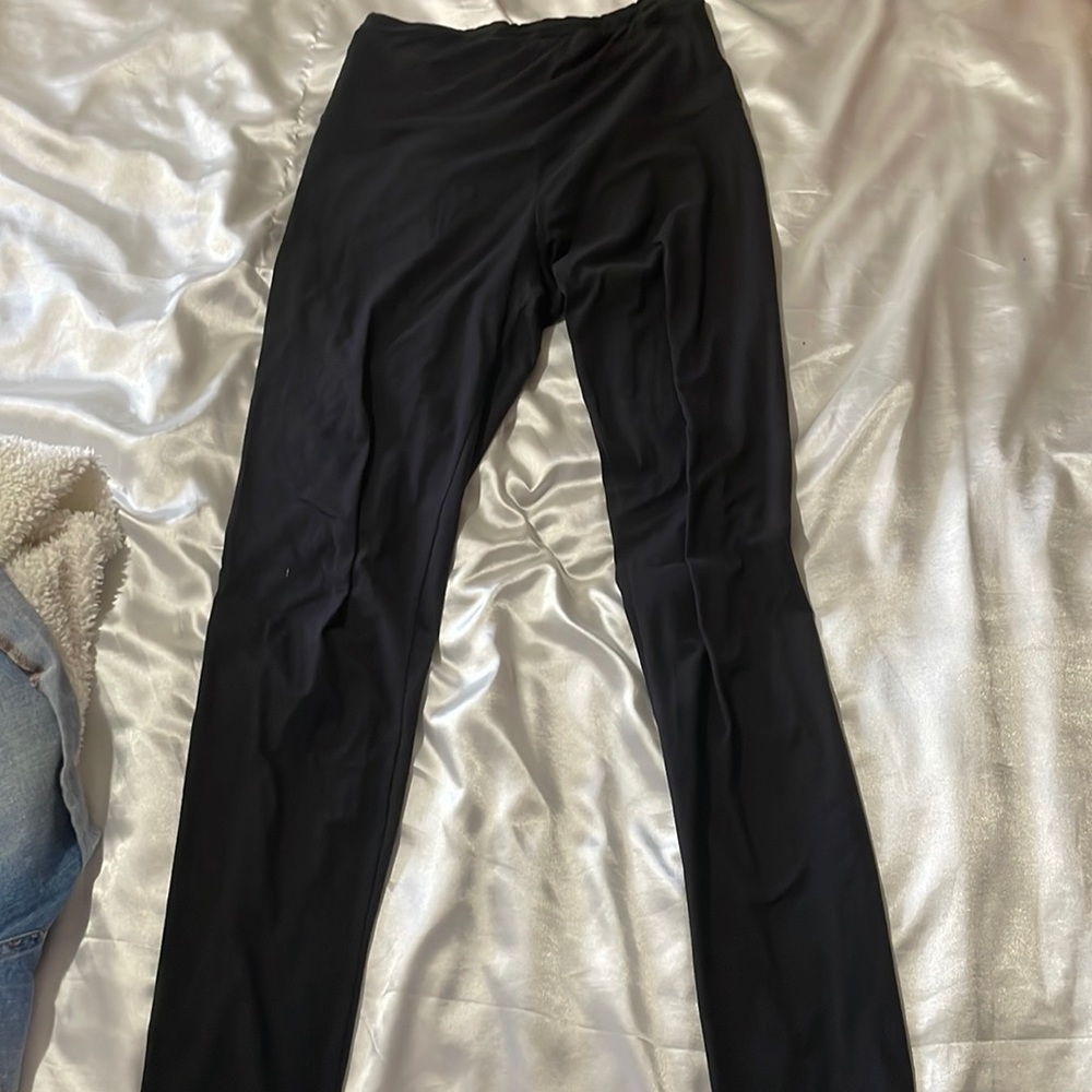 Black leggings